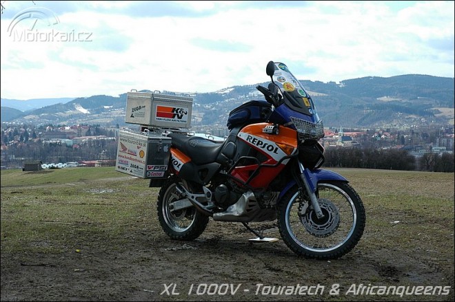 Honda XL 1000V Varadero v upravách Touratech & Africanqueens