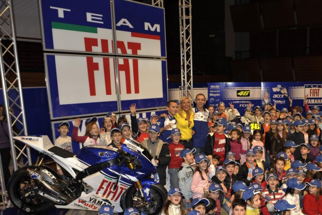 Tým Fiat Yamaha se představil v Turíně