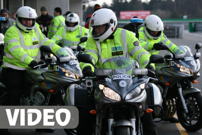 Videoreportáž z předávání policejních motocyklů