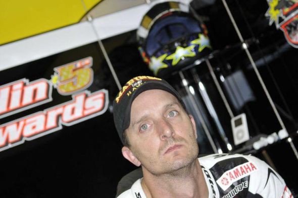 Edwards prodloužil v Tech3 Yamaha na rok 2010