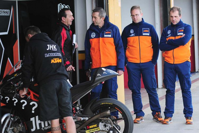 KTM v MS-Moto3: Je Viñales novým číslem 1?