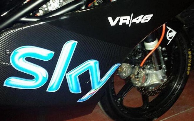 Rossiho tým SKY VR46 zatím v modročerné