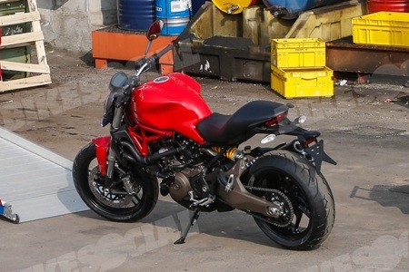 Ducati Monster 800 a Scrambler - spy photos