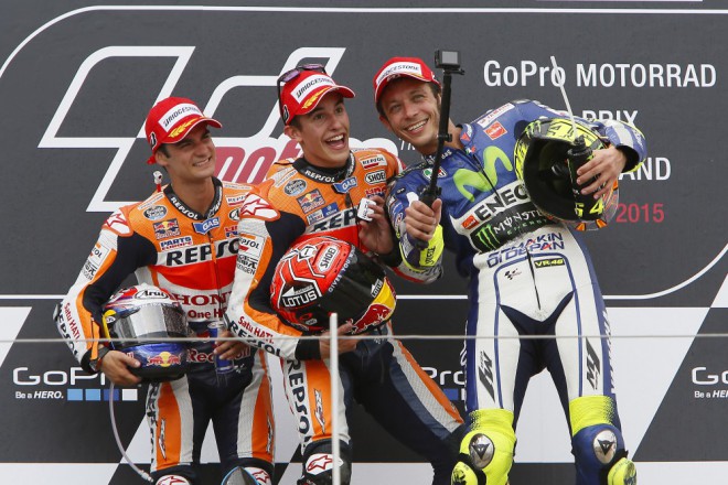GP Německa – Márquez slaví vítězství, druhý je Pedrosa, třetí Rossi