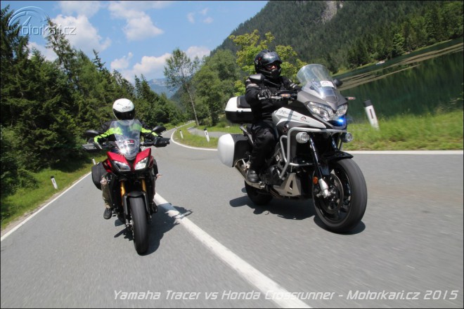Yamaha MT-09 Tracer vs Honda VFR800X Crossrunner