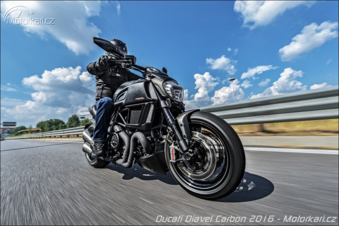 Ducati Diavel Carbon 2016: ještě zlejší bestie 