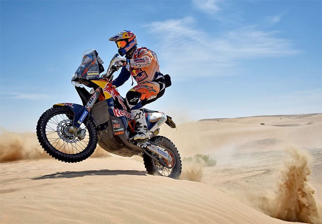 Price nejrychlejší na úvod Abu Dhabi Desert Challenge  