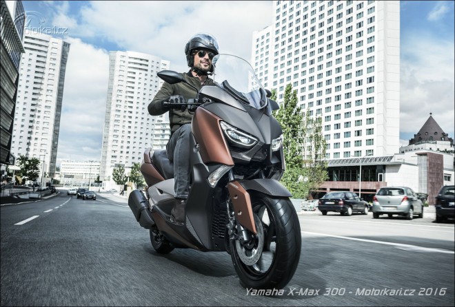 Nová Yamaha X-MAX 300: víc než půl T-MAXe