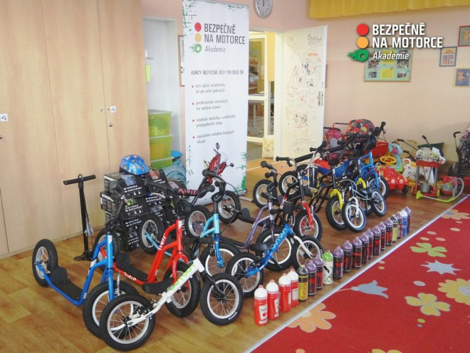 Motoškola Bezpečně na motorce Akademie naděluje dětem
