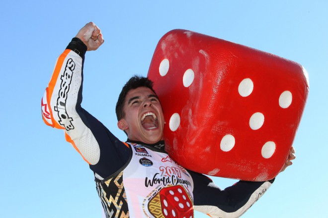Márquez je nejmladším držitelem čtyř titulů MotoGP v historii