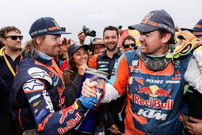 KTM na Dakar v plné síle, s Pricem i Walknerem