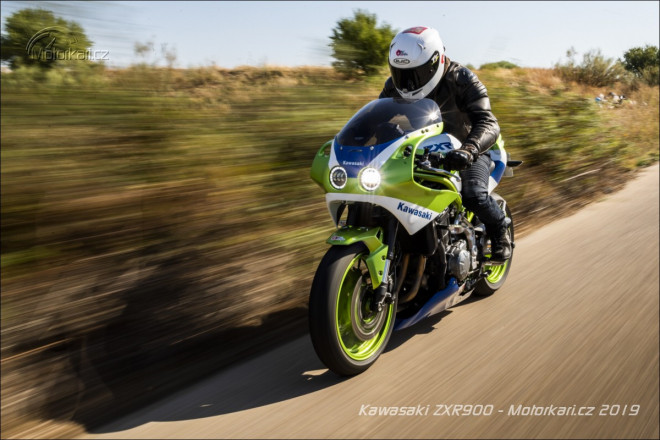 Co takhle moderní Kawasaki ZXR900?