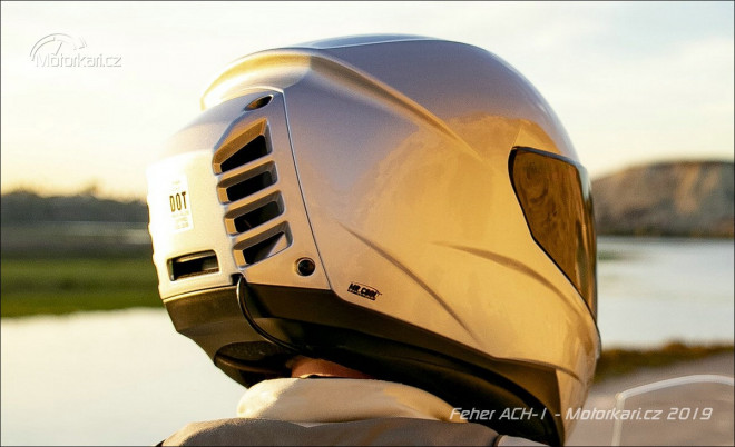 Feher ACH-1, první helma s klimatizací