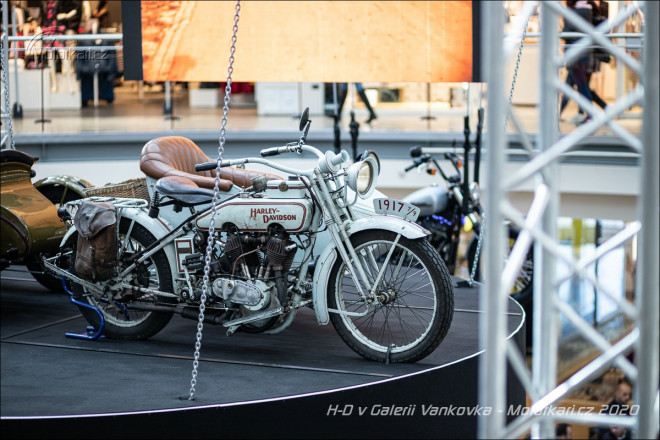V Galerii Vaňkovka v únoru vystavují Harleye