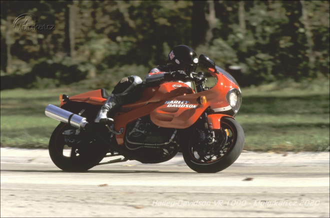 Harley-Davidson VR 1000: Zapomenutá revoluce
