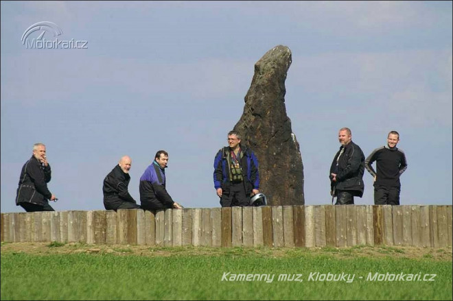 Tip na výlet: V poli širém kamenný muž stojí