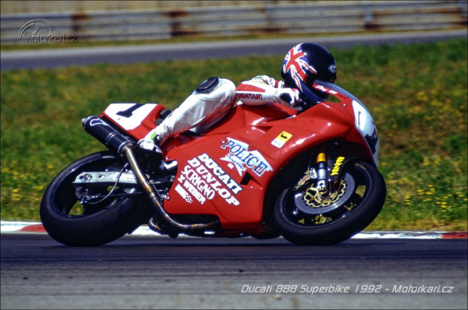 Ducati 888 mistra světa Douga Polena: Vyladěná domina