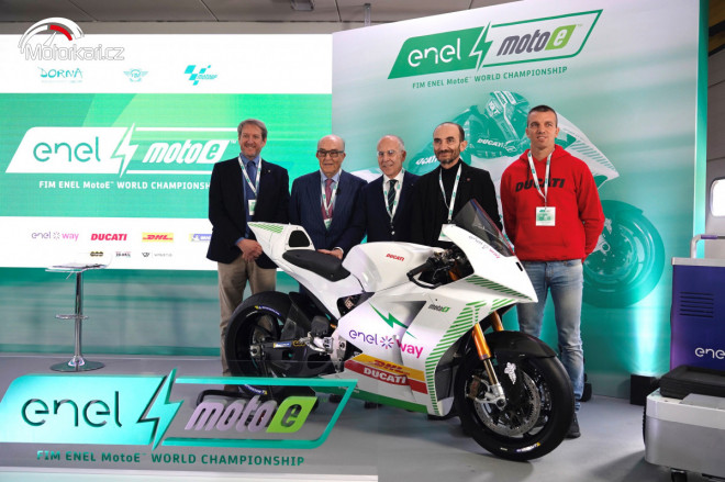 Světový šampionát MotoE™ oficiálně představili ve Vallelunze