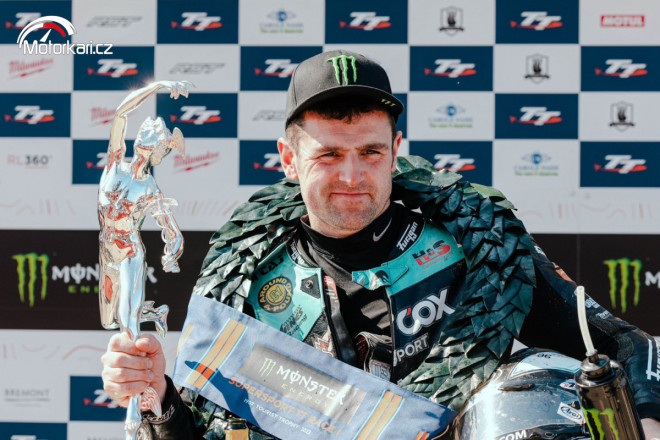 TT 2023 – Závod supersportů vyhrál Dunlop, Birchallovi slavili v klání sidecar
