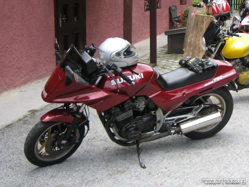 Suzuki GSX 750 Katana Katalog motocyklů a motokatalog na