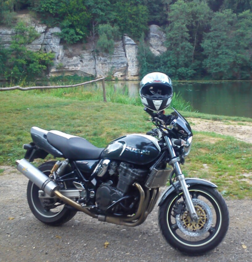 Suzuki GSX 750 Katalog motocyklů a motokatalog na