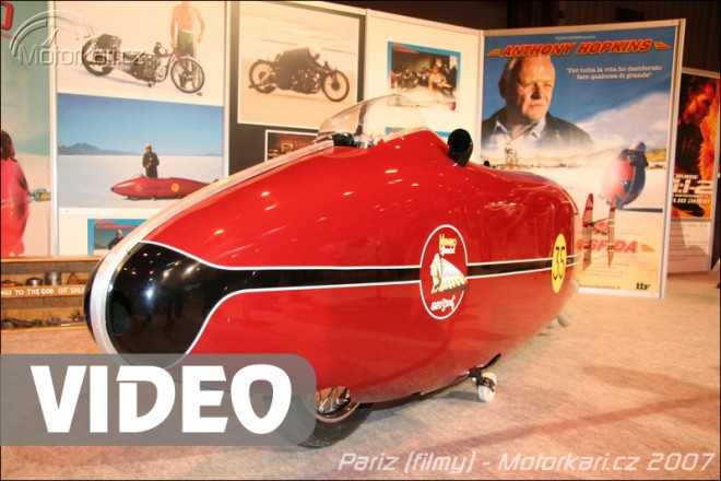 Paříž: výstava filmových motocyklů + video
