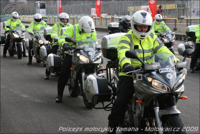 Předání nových motocyklů Yamaha do rukou Policie ČR