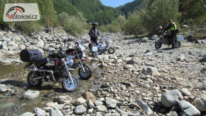 Dácií na modelech motocyklů aneb Rumunsko 2012