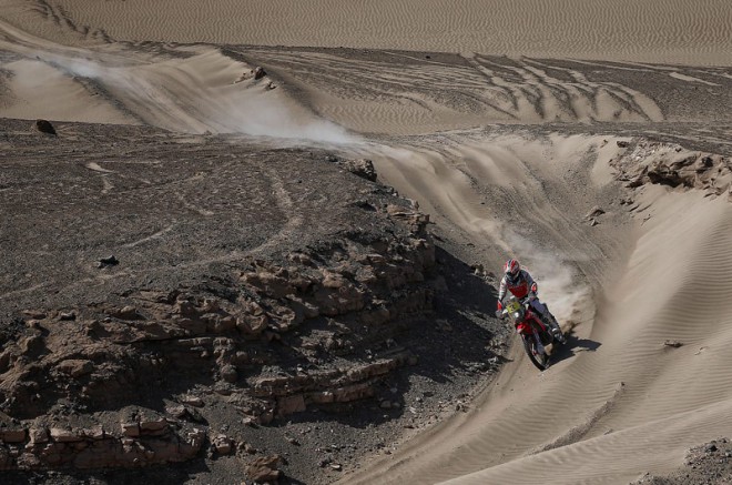 10. etapa: Double Hondy, v dunách kraloval Barreda 