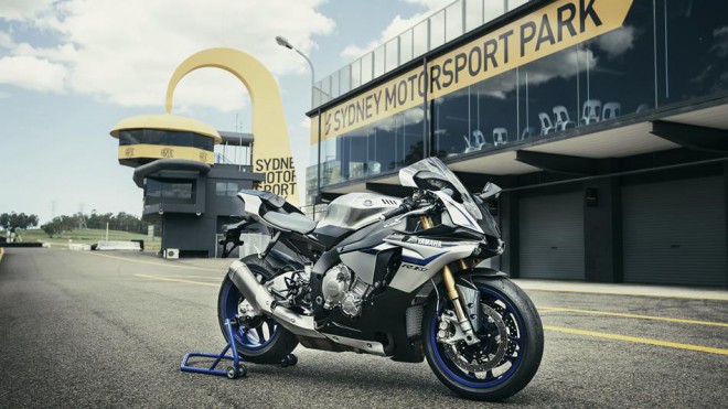Yamaha vyrobí další sérii R1M pro rok 2016