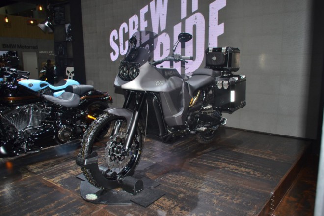 Harley-Davidson Stealth 750: adventure bike z Bangkoku