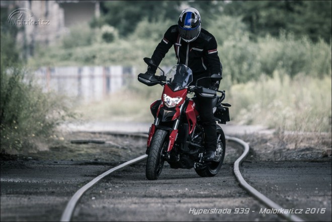 Ducati Hyperstrada 939: Poslední mohykán