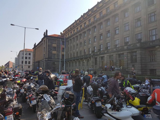 Proti šikaně na STK se demonstrovalo v Praze