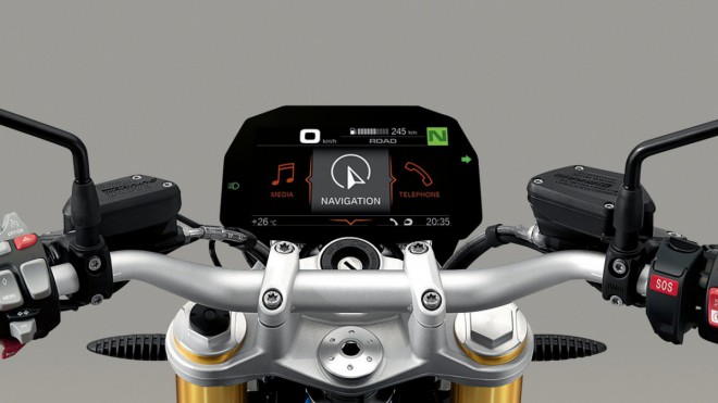 BMW představuje systém ConnectedRide pro propojení motorky s mobilem