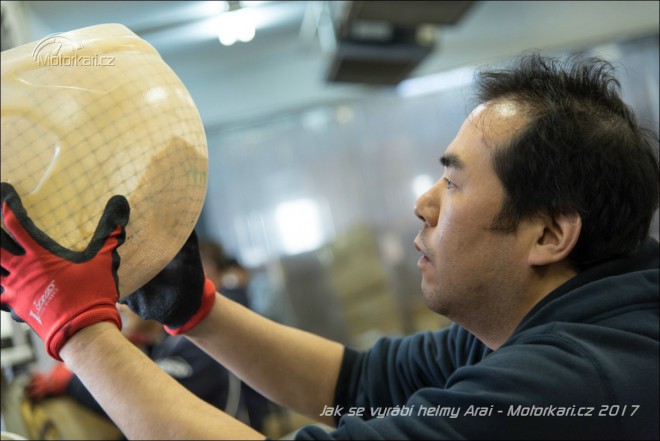 Jak se vyrábí přilby Arai