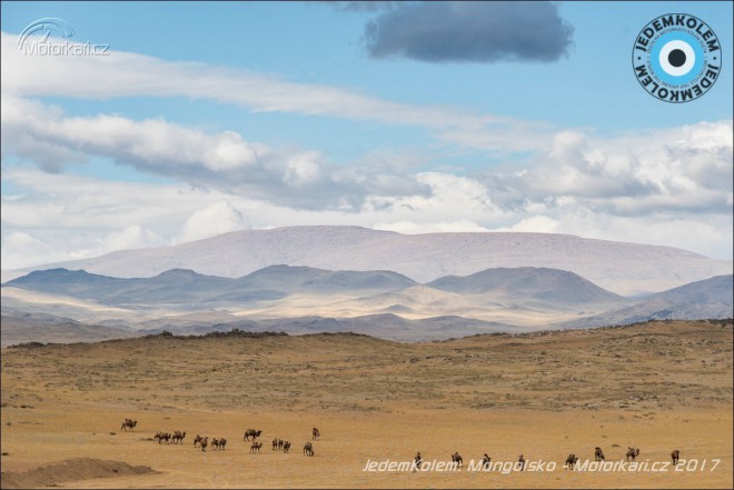 Mongolsko, kde si usteleš, tam si lehneš