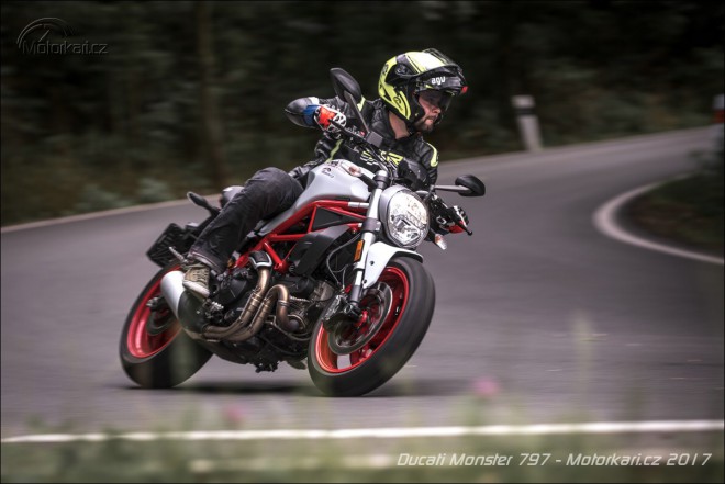 Ducati Monster 797: Uhlazenej vzducháč