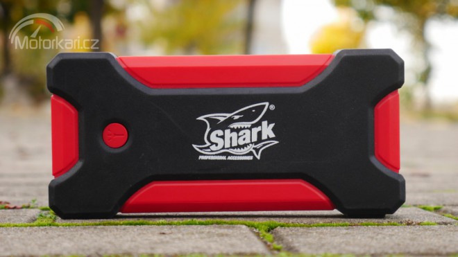 Shark Jump Starter EPS-203: Užitečná porce energie pro vaši motorku i smartphone
