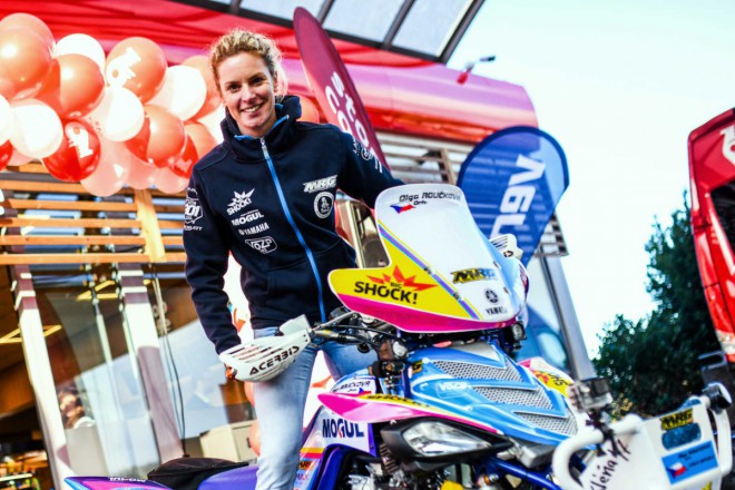 Olga Roučková s novou čtyřkolkou Yamaha na Dakar 2018