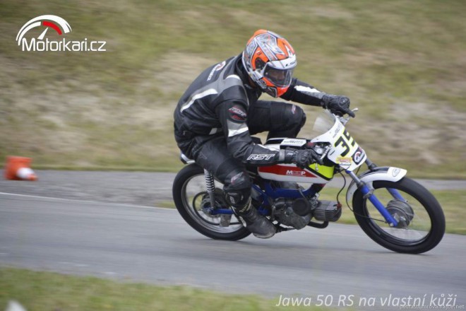 Jawa 50 RS na vlastní kůži: velké závody s malou motorkou