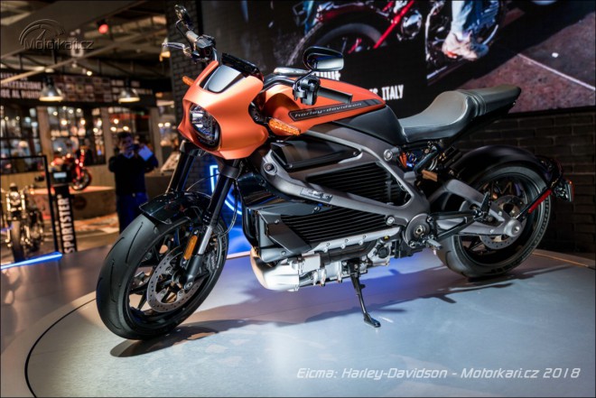 Harley-Davidson láká na sériový LiveWire a vítěznou přestavbu Bitvy králů