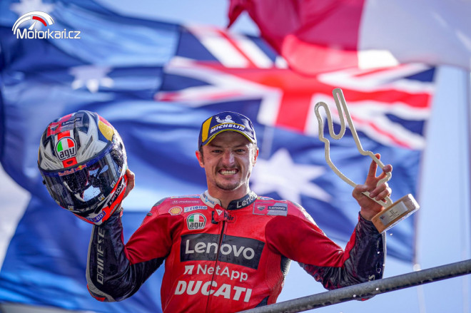 GP Francie – Závod s výměnou motorek vyhrál Miller, Salač druhý v Moto3!