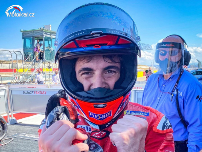 Ohlasy MotoGP: Francesco Bagnaia slaví první vítězství, na pódiu také Márquez a Mir
