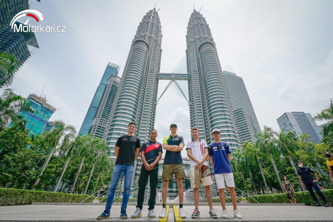 Devatenáctá GP sezony – Velká cena Malajsie