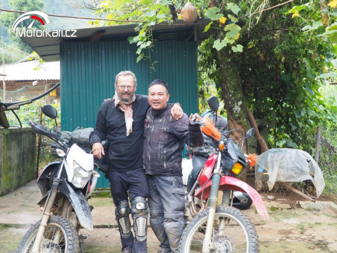 Patnáct dní v bahnu a dešti severním Vietnamem
