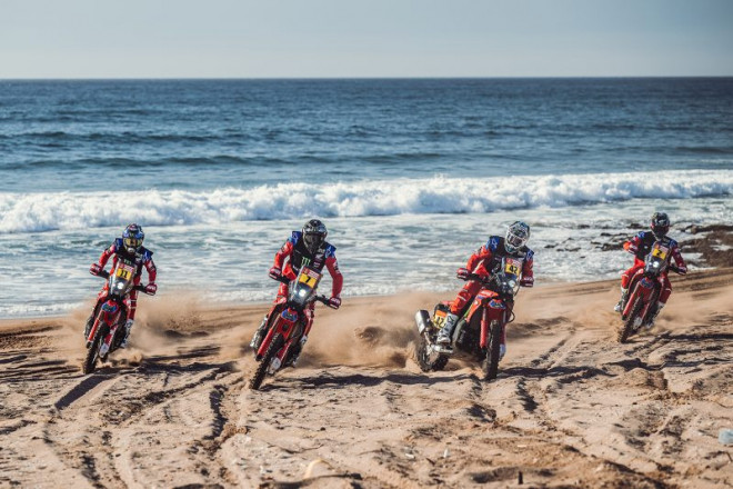 Jezdci tovární Hondy chtějí na Dakaru diktovat tempo 