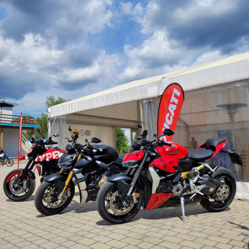 Ducati v sobotu zahájí sezónu, na konci dubna začne Tour