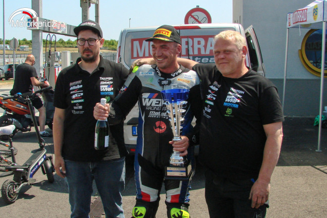 Teprve třetí závod IDM Supersport a druhé místo pro Michala Práška