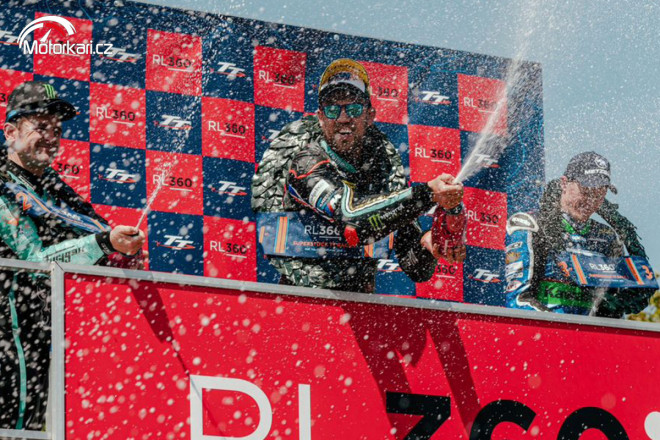 TT 2023 – Hickman vyhrál oba páteční závody TT Superstock a TT Supertwin