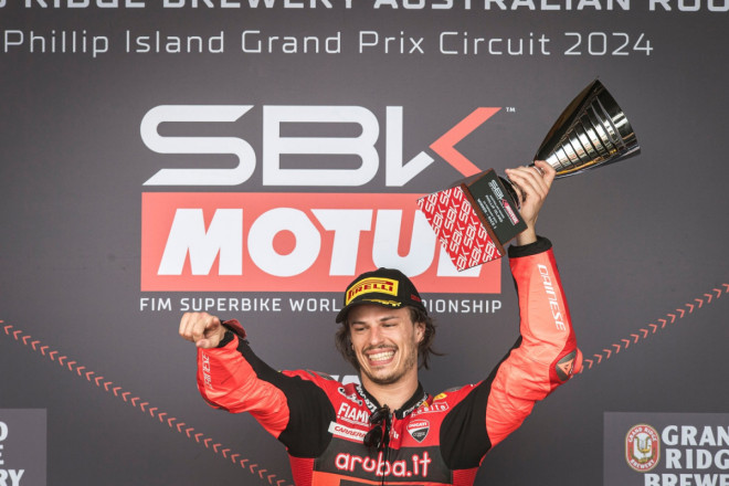 Ohlasy SBK Austrálie – V prvním závodě na Phillip Islandu triumfoval Nicolo Bulega, pódium brali i Locatelli a Iannone